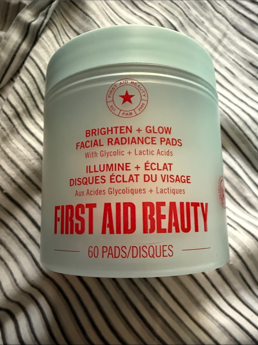First Aid Beauty Brighten + Glow Facial Radiance Pads - Mint Green